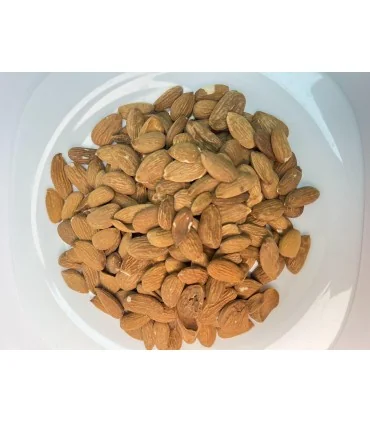مغز بادام درختی خام