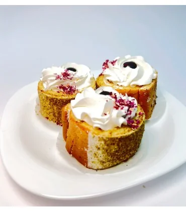 شیرینی رولت خامه ای