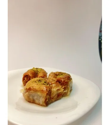 باقلوا نعلی گردویی شیر و عسل