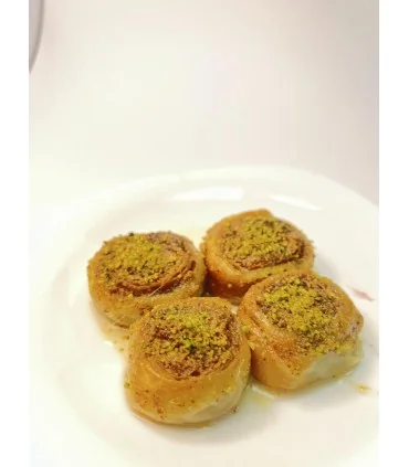 باقلوا گل پسته ای