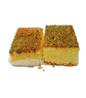 کیک اسفنجی با پودر پسته