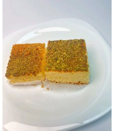 کیک اسفنجی با پودر پسته